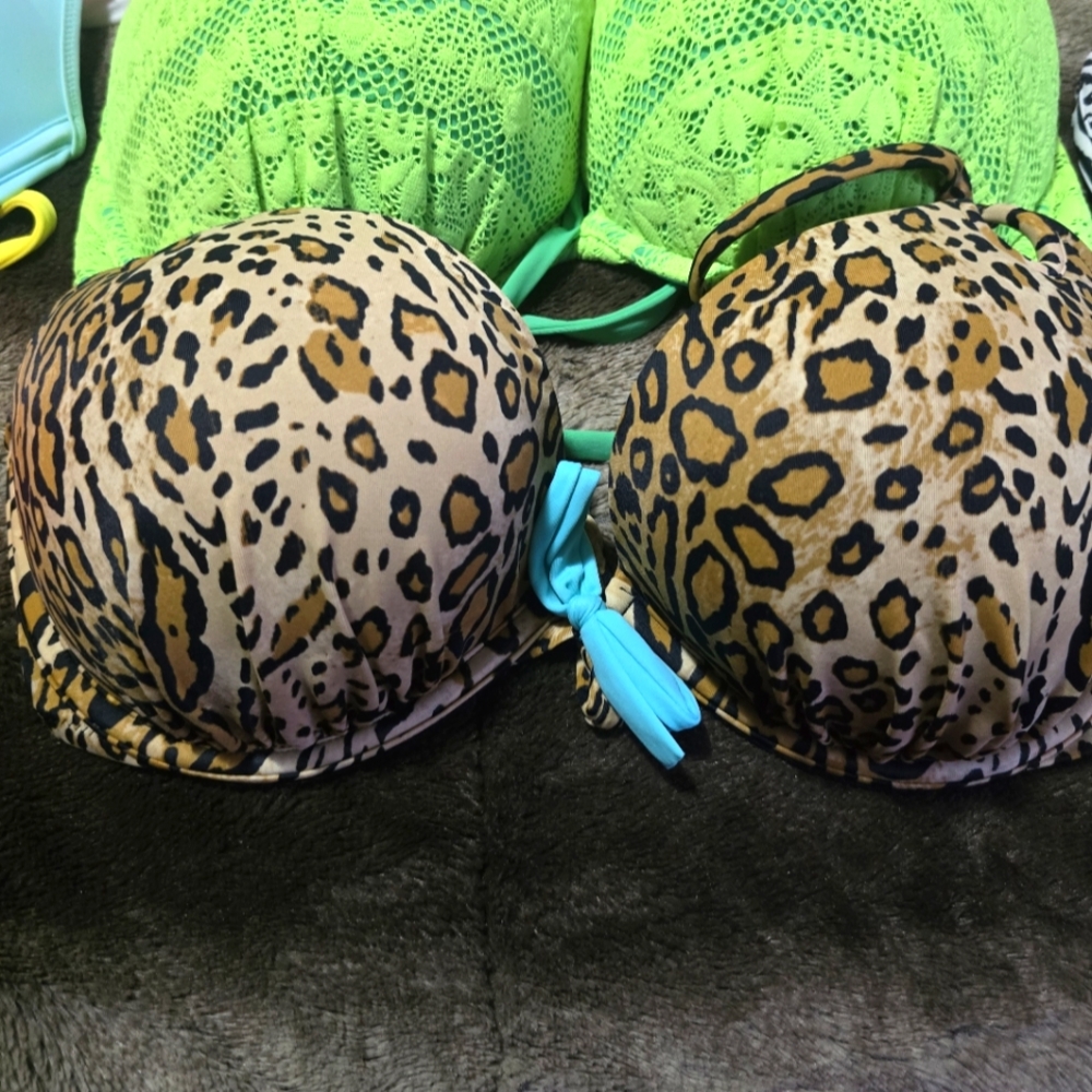 Victoria's Secret Leopard Print Bikini Top with Blue Accents 34DD